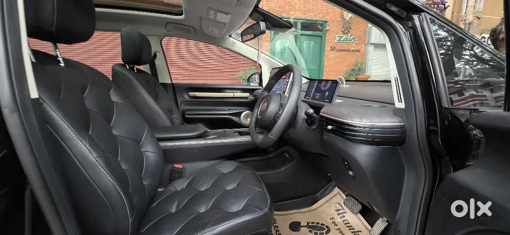 Mg Windsor Ev Essence 2025