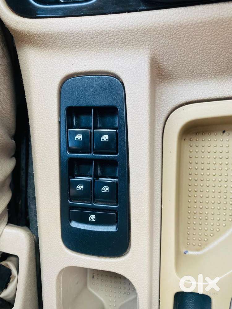 Mahindra Tuv 300 T8, 2016, Diesel