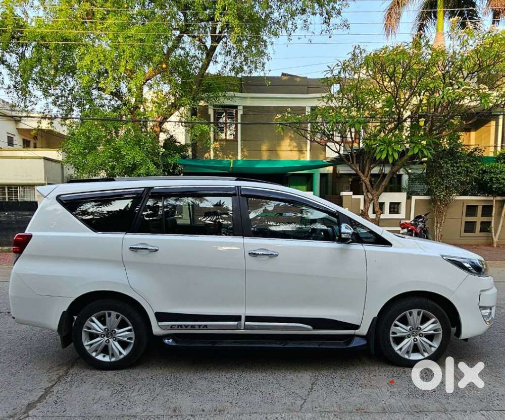 Toyota Innova Crysta 2.8z Automatic, 2016, Diesel