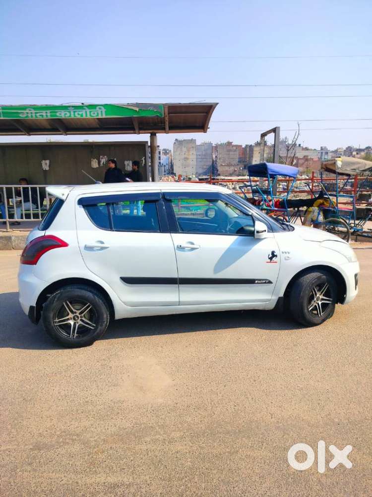Maruti Suzuki Swift Vxi + Manual, 2015, Petrol