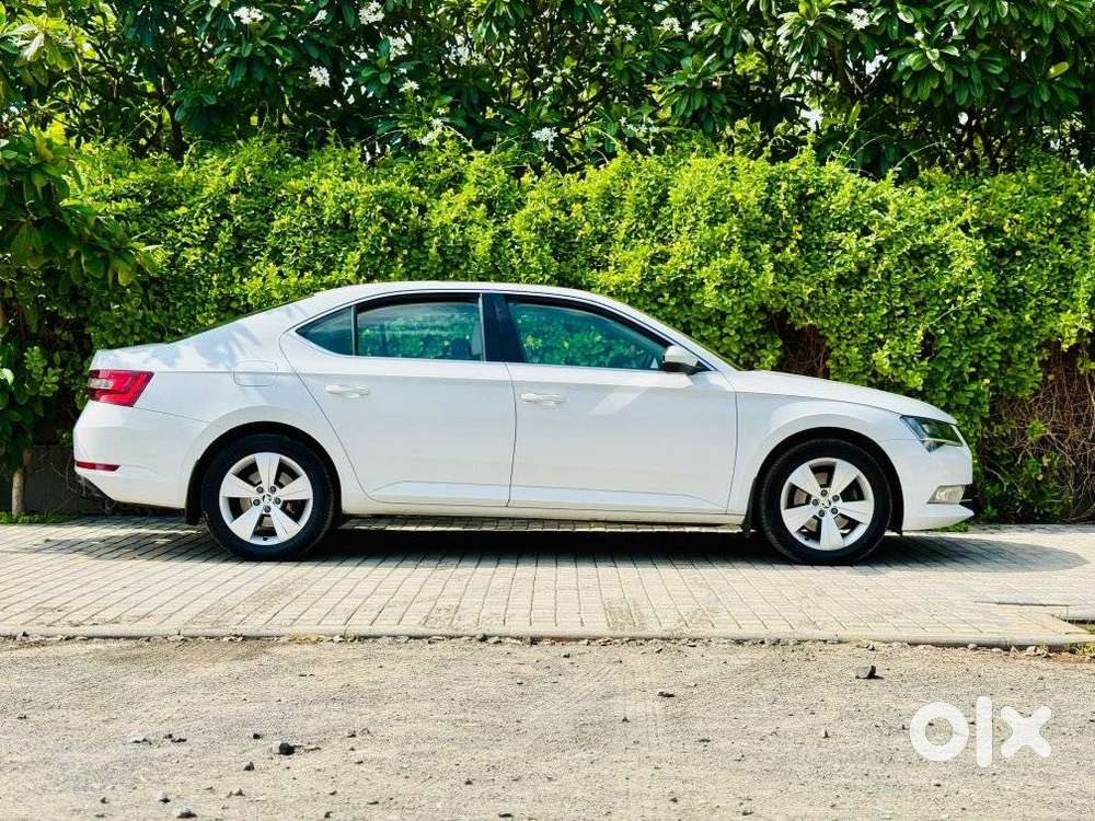 Skoda Superb Style 1.8 Tsi Mt, 2018, Petrol