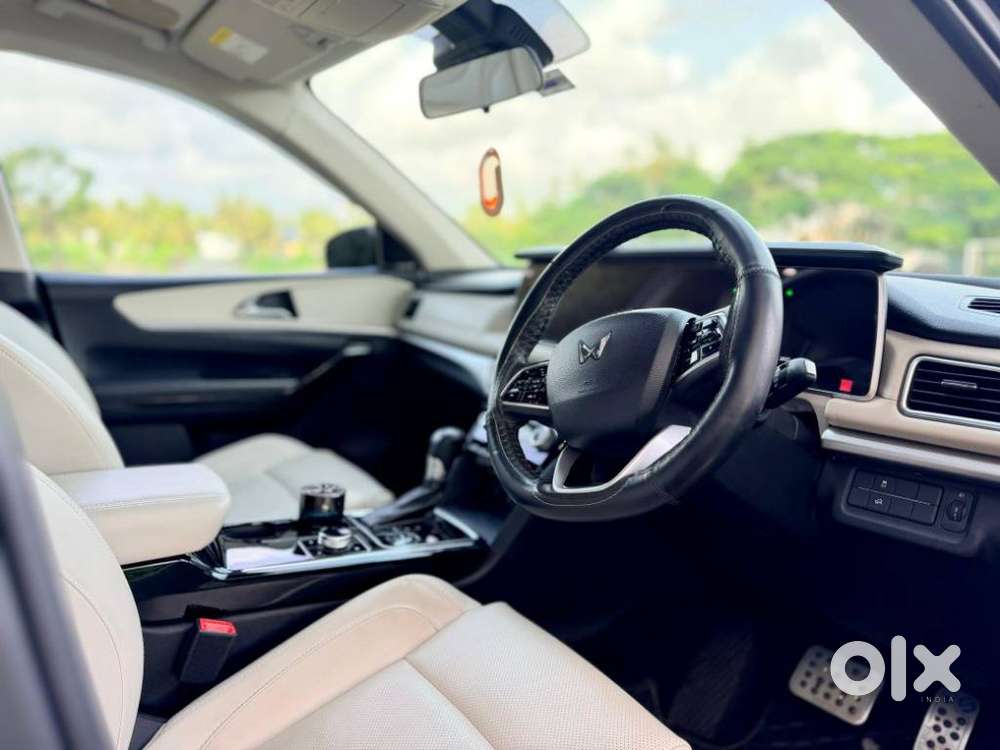 Mahindra Xuv700 2.2 Ax 7 Diesel At Luxury Pack Str, 2022, Diesel