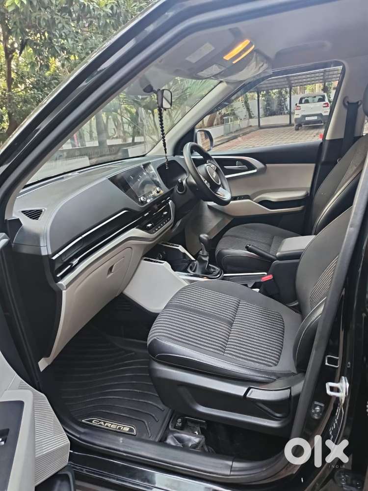 Kia Carens 2022 Diesel 30000 Km Driven