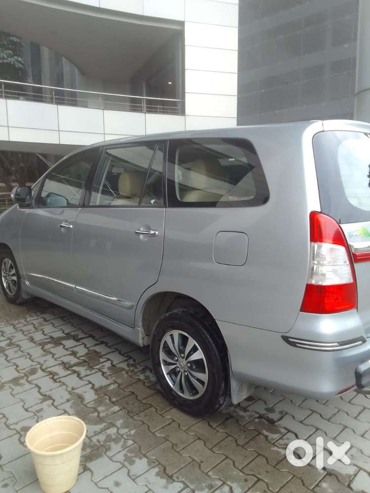 Toyota Innova 2004-2011 2.5 V Diesel 7-seater, 2015, Diesel