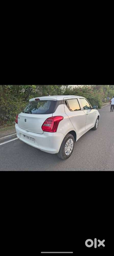 Maruti Suzuki Swift 1.3 Lxi, 2022, Petrol
