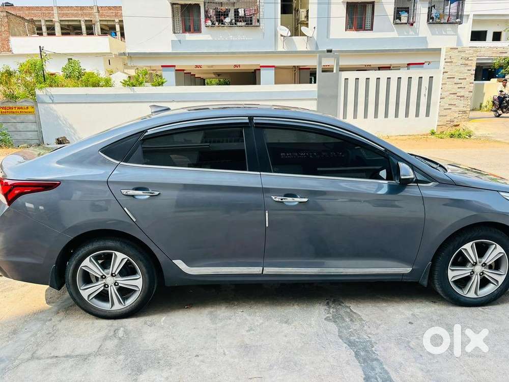 Hyundai Verna 2018 Diesel 105000 Km Driven, Good Condition .
