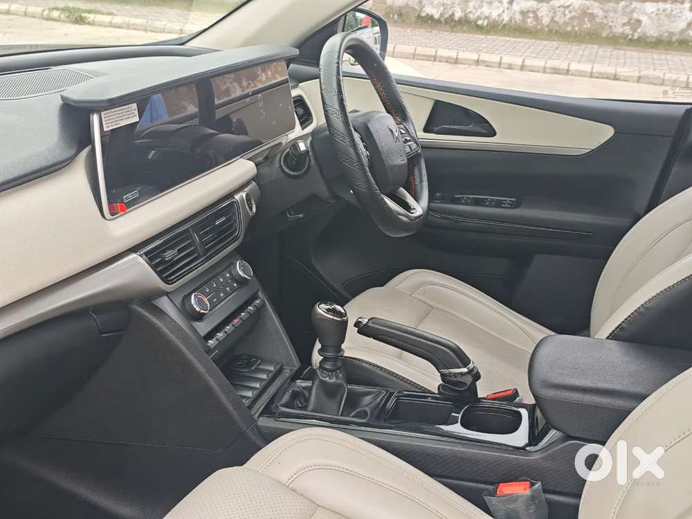 Mahindra Xuv700 2.2 Ax 3 Diesel Mt 7 Str, 2024, Diesel