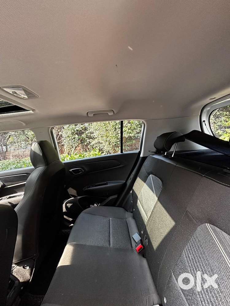 Hyundai Exter Amt Dual Tone White Sunroof  8500 Kms  Less Than 1 Yr