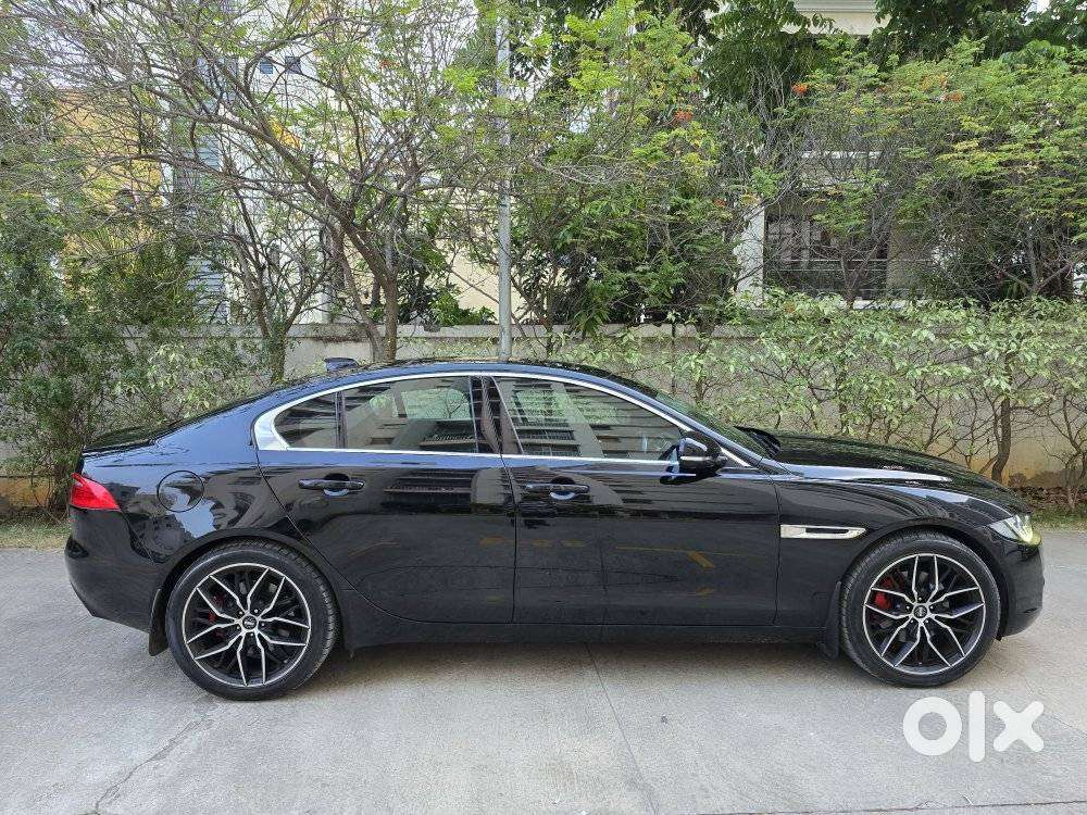 Jaguar Xe Portfolio, 2017, Petrol