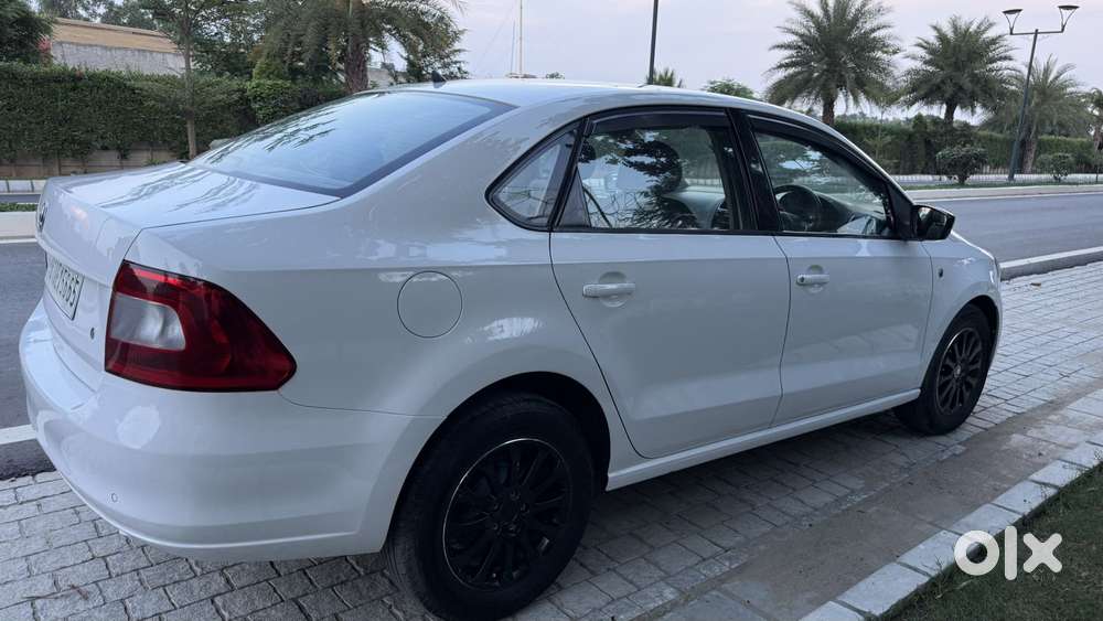 Skoda Rapid 1.5 Tdi At Elegance Black Package, 2014, Diesel