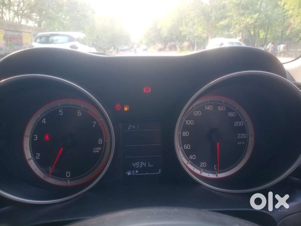 Maruti Suzuki Swift 1.2 Vxi (o), 2023, Petrol