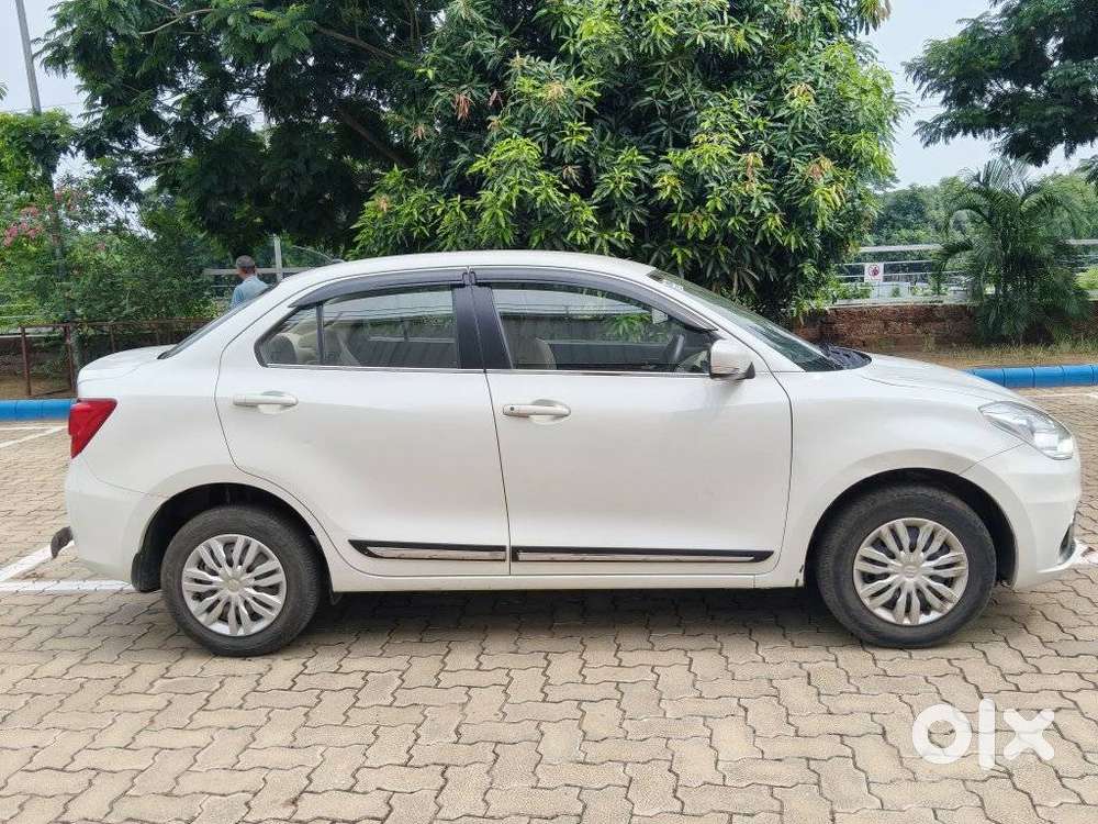 Maruti Suzuki Dzire 1.2 Vxi Amt, 2022, Petrol