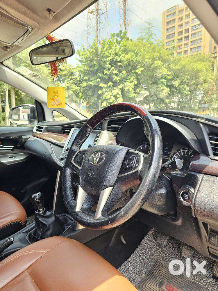 Toyota Innova Crysta [2020-ongoing] 2.4 Vx 8 Str, 2022, Diesel