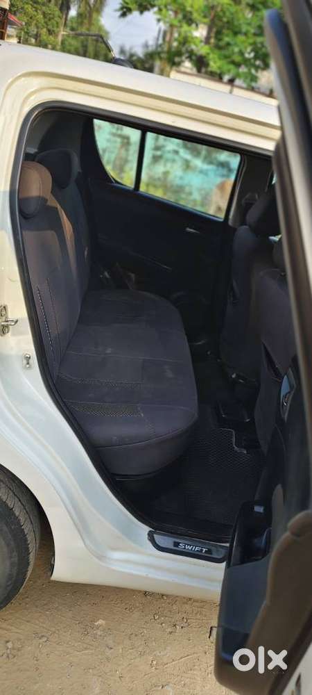 Maruti Suzuki Swift Vxi 1.2 Abs Bs-iv, 2013, Petrol