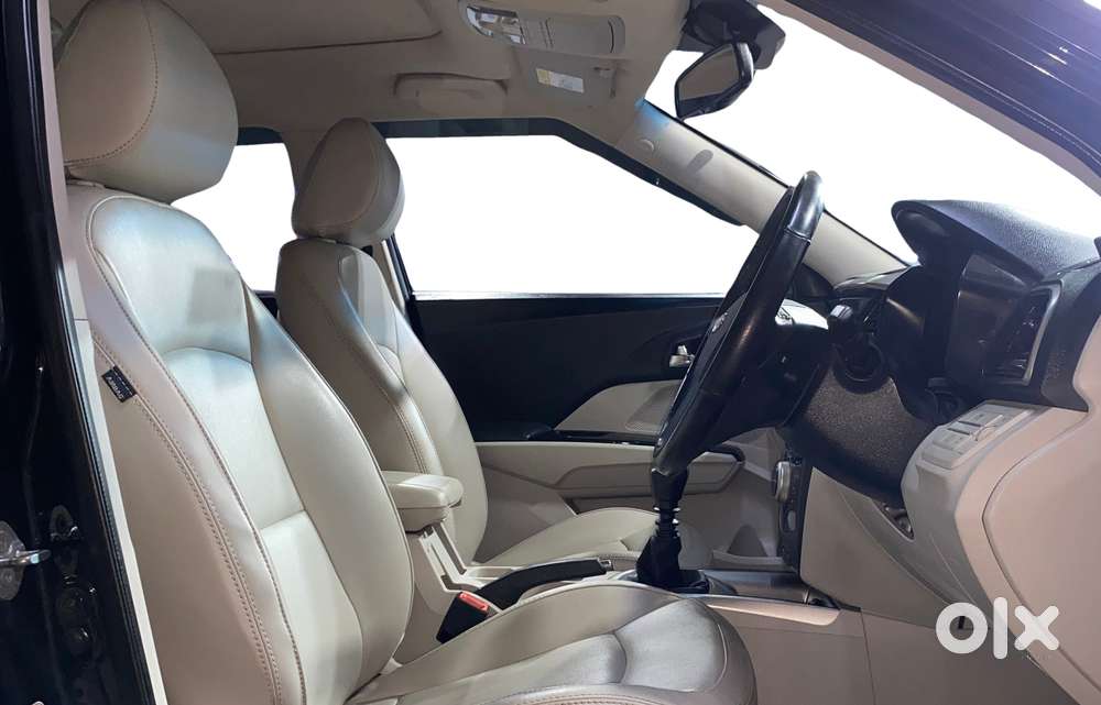 Mahindra Xuv300 W8 Option, 2021, Petrol