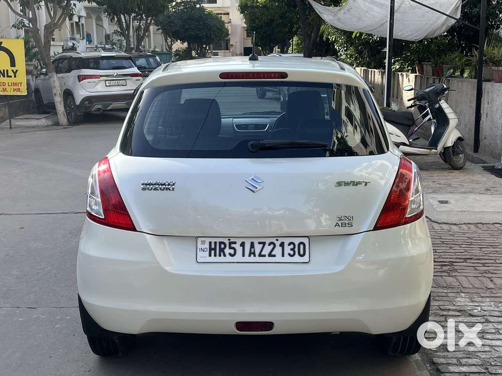 Maruti Suzuki Swift Vvt Zxi, 2014, Petrol