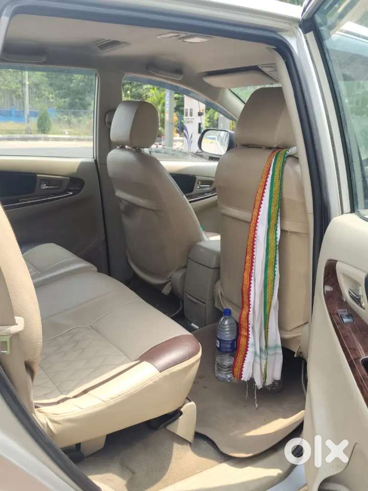 Toyota Innova 2014
