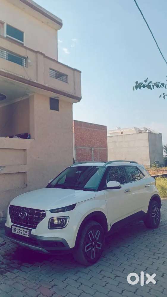 Hyundai Venue 2021 Petrol 45000 Km Driven