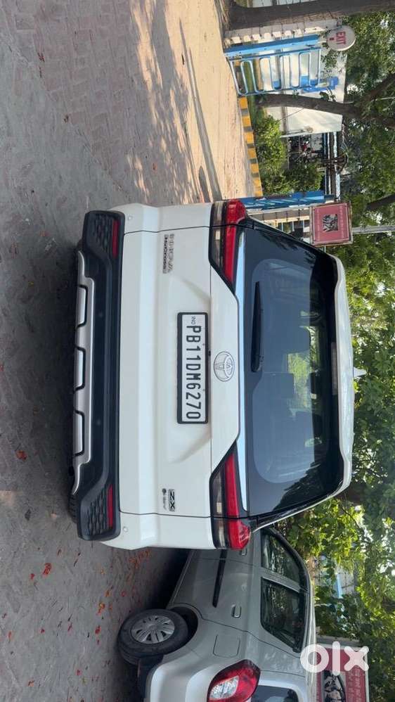 Toyota Innova Hycross 2025
