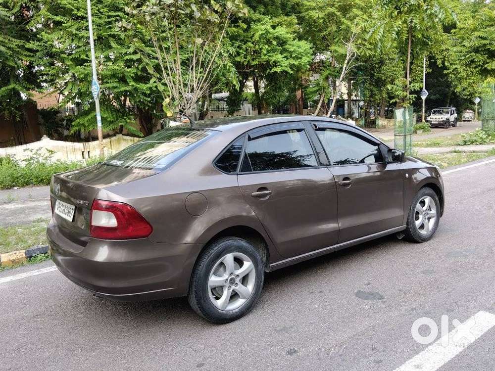 Skoda Rapid 1.5 Tdi Ambition Plus, 2015, Diesel