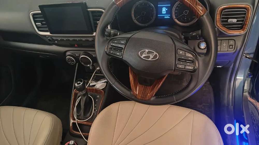 Hyundai Venue Sx Plus Automatic Sunroof Top Model