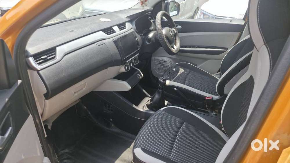 Renault Triber Rxz, 2022, Petrol