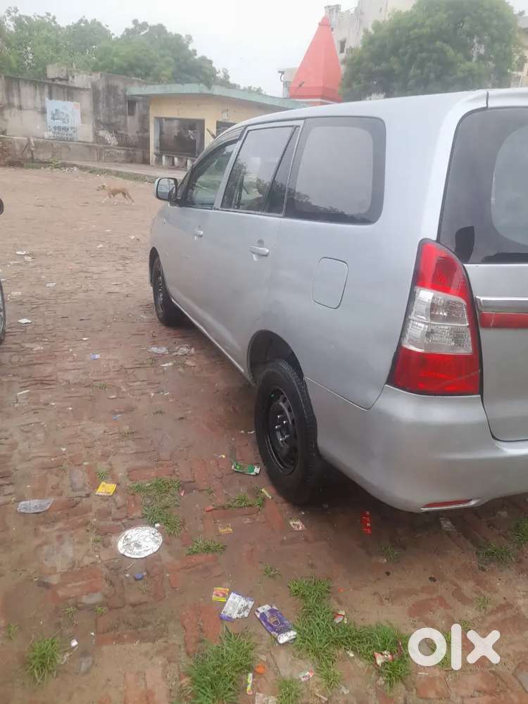 Toyota Innova Hycross 2015 Diesel 2nd Owner