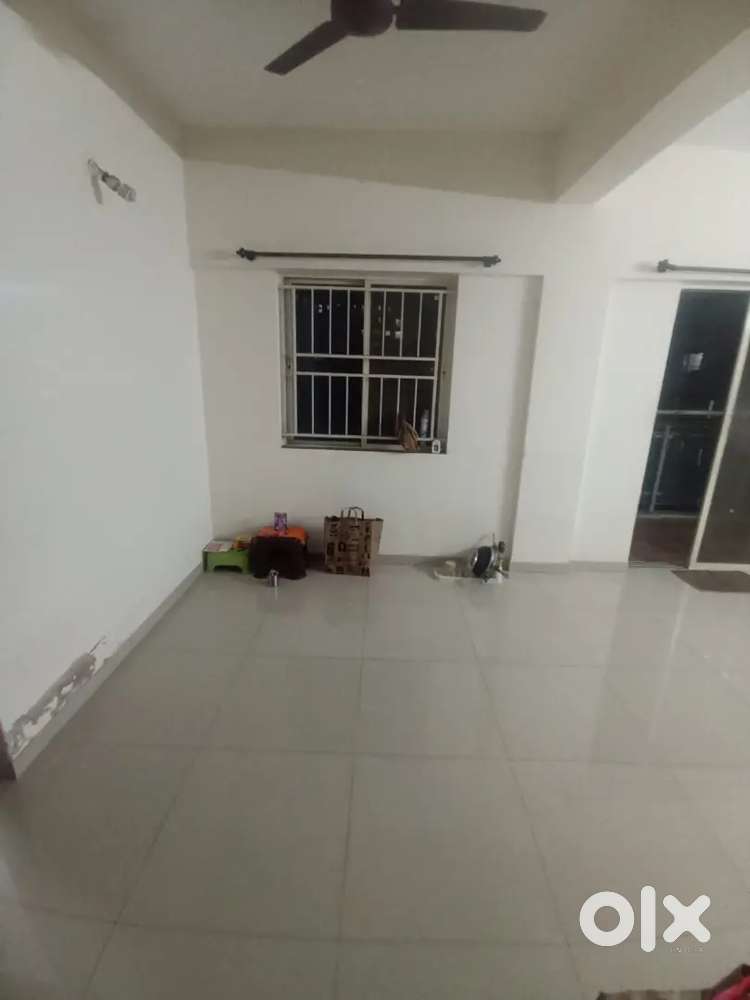 Female flatmate required in Double Sharing Master bedroom