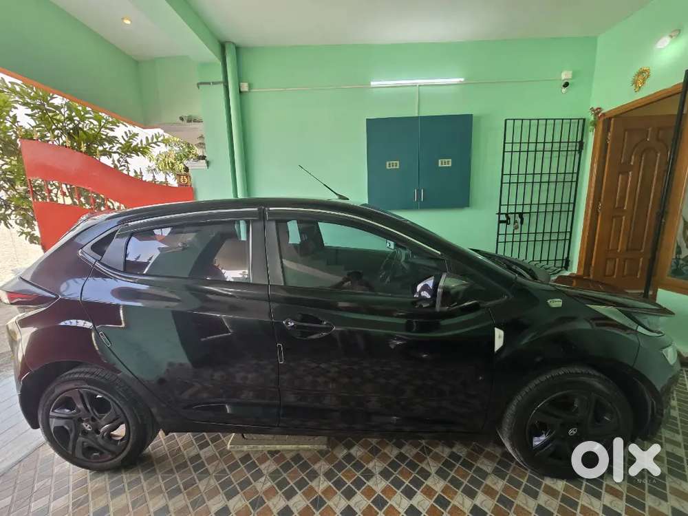 2022 Tata Altroz Xt Petrol ‘dark Edition’  28,000 Kms  Rti Protected