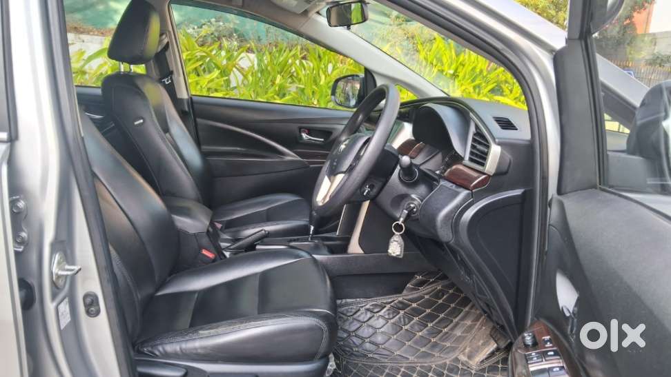 Toyota Innova Crysta 2.4 G Mt 7 Str, 2020