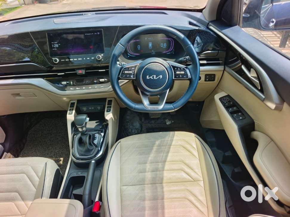 Kia Carens Luxury (o)1.5 Diesel At 7 Str, 2023, Diesel