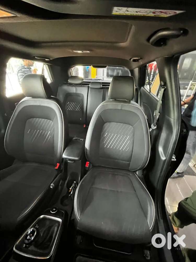 Hyundai Venue 2024 Petrol 12000 Km Driven