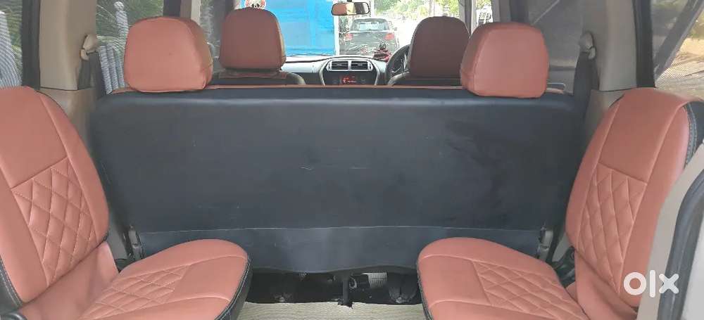 Mahindra Tuv 300 T8