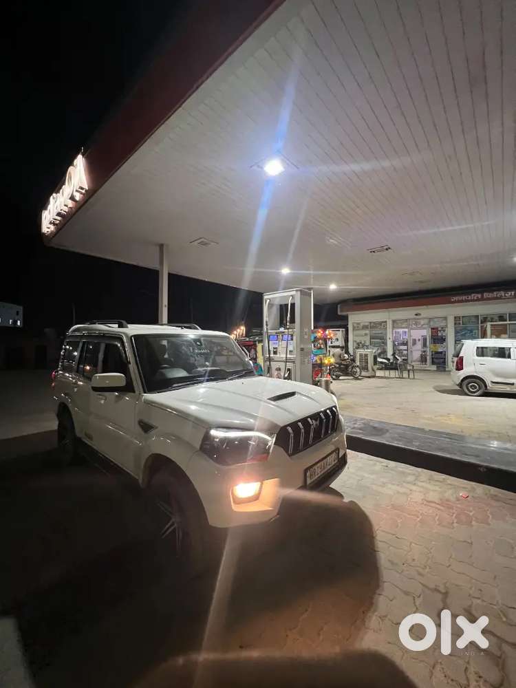 Mahindra Scorpio S10 Diesel 2016