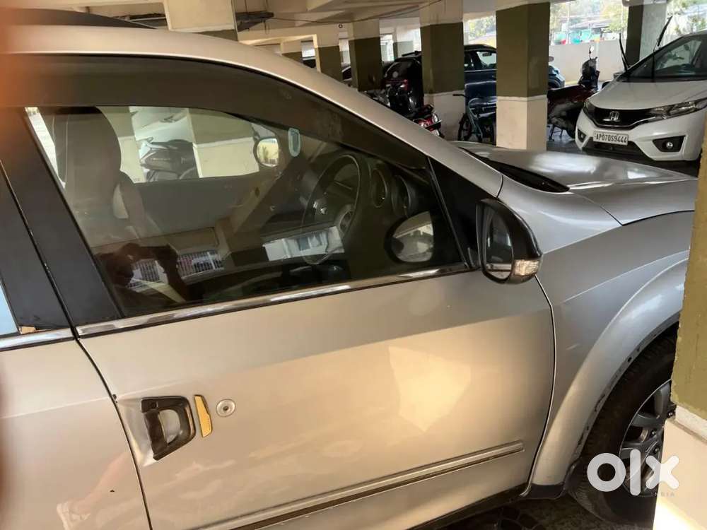 Mahindra Xuv500 2.2 W10 2015
