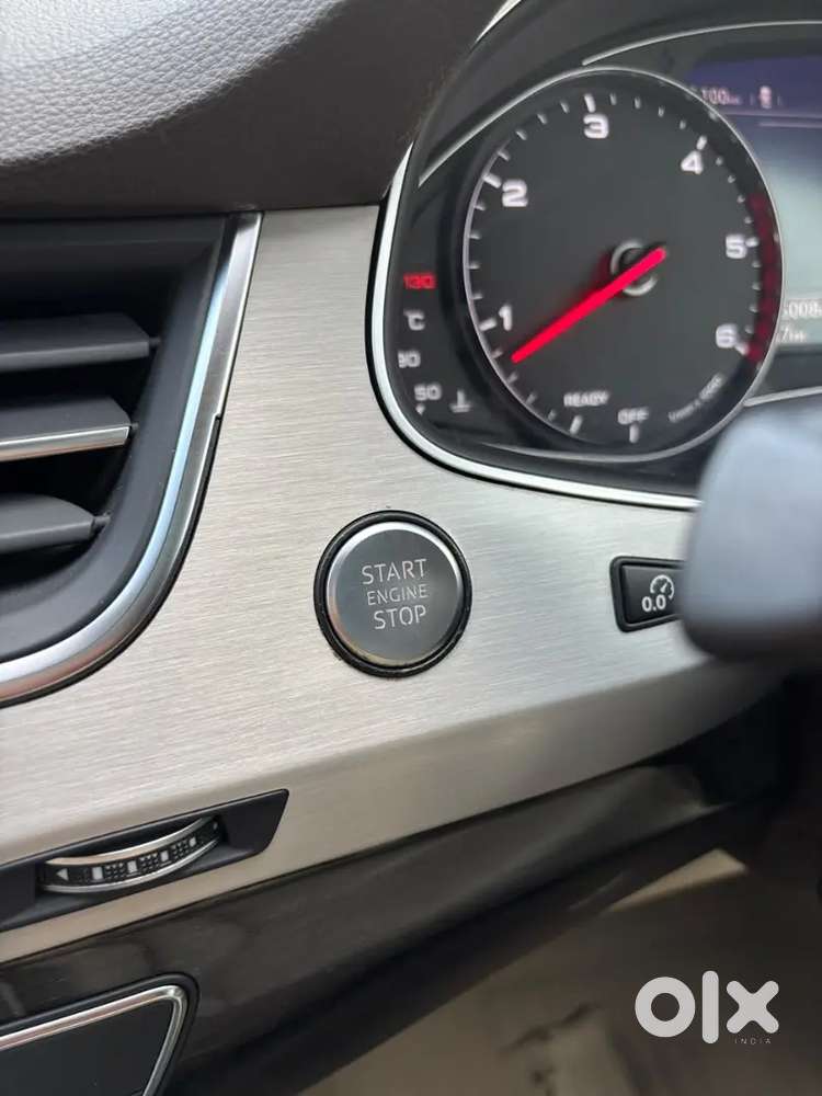 Black Colour Audi Q7 Technology