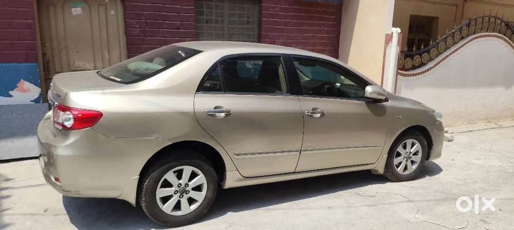 Toyota Corolla Altis 2011 Petrol Well Maintained
