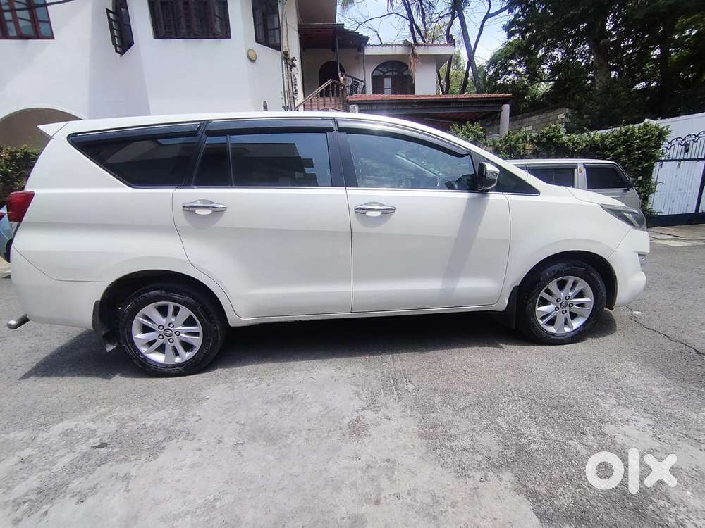Toyota Innova Crysta 2.4 V, 2017, Diesel