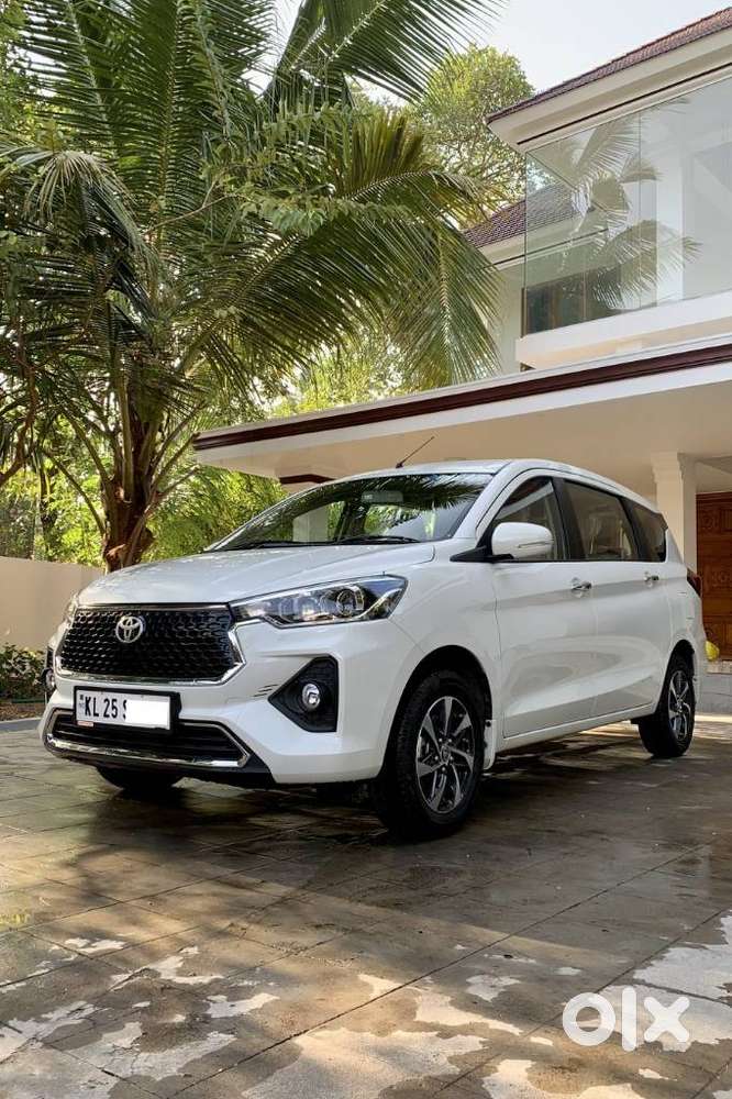 Toyota Rumion V Mt, 2025, Petrol