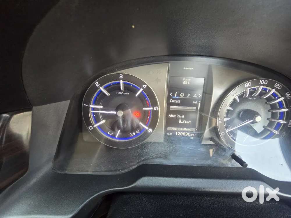 Toyota Innova Crysta 2018 Diesel 120000 Km Driven