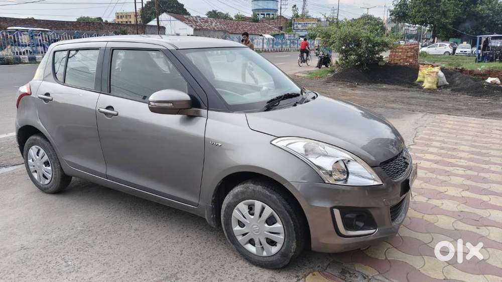 Maruti Suzuki Swift Vxi + Manual, 2017, Petrol