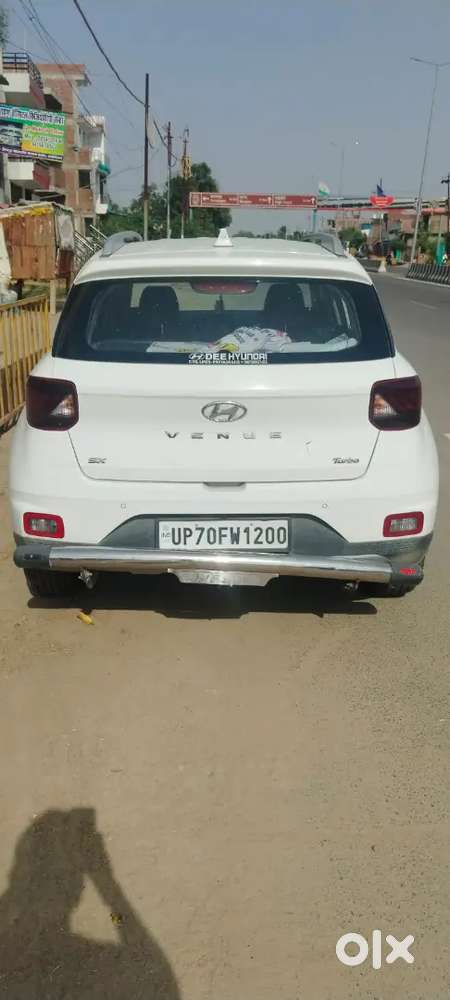 Hyundai Venue 2019 Petrol 80000 Km Driven