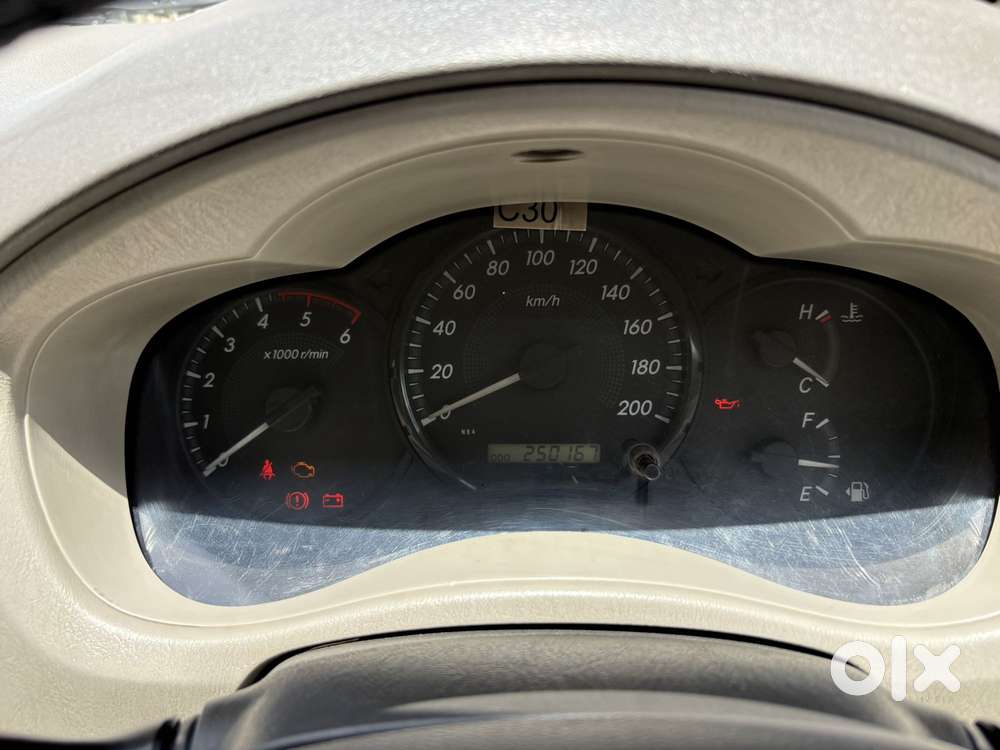 Toyota Innova 2.5 G (diesel) 8 Seater, 2013, Diesel