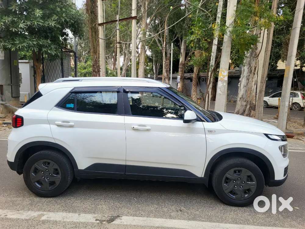 Hyundai Venue S Plus 2023 Mt Petrol