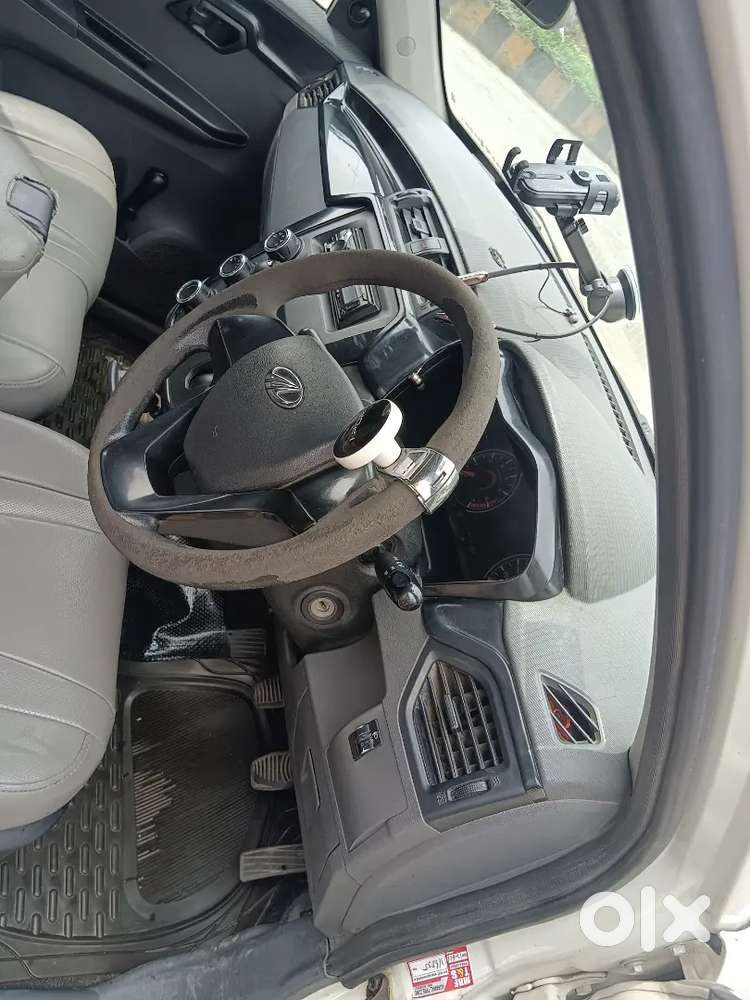 Mahindra Kuv 100 2018