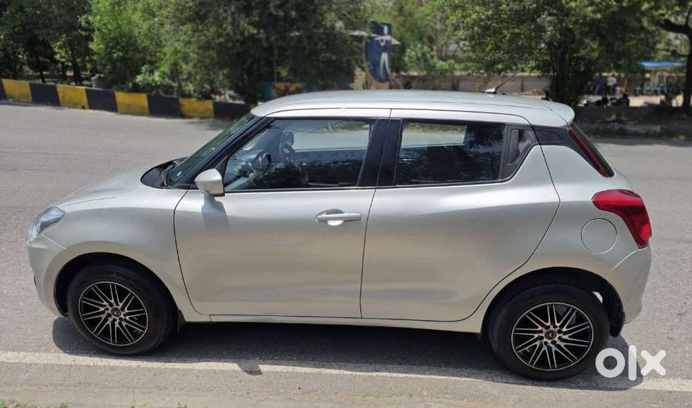 Maruti Suzuki Swift Zxi Plus Amt Dual Tone, 2018, Petrol