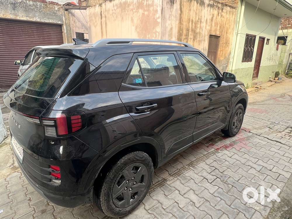 Hyundai Venue Petrol 2025