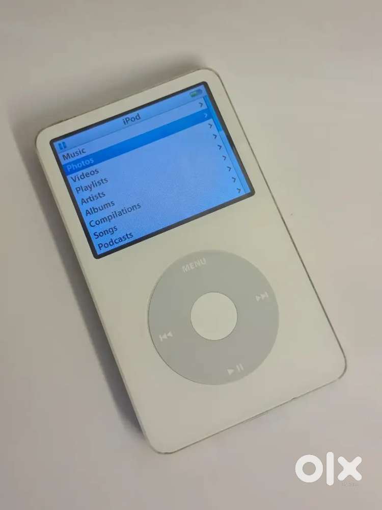Apple ipod classic 30gb 5th gen, new battery, high quality music