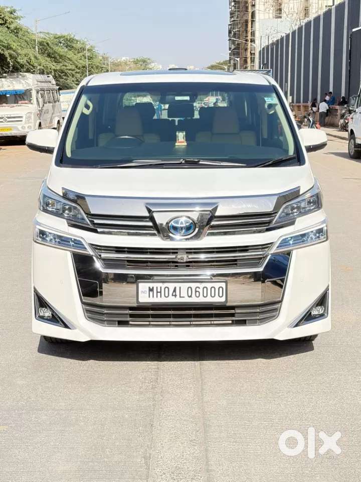 Toyota Vellfire 2.5 Hybrid, 2023, Petrol