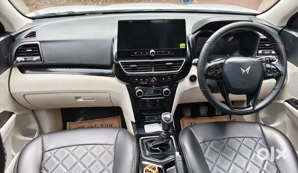 Mahindra Xuv 3xo Ax5 Pm Mt, 2024, Petrol